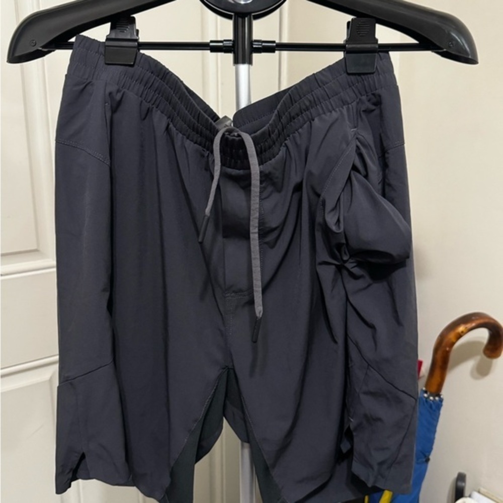 MPG Shorts I Men’s I Dark Gray